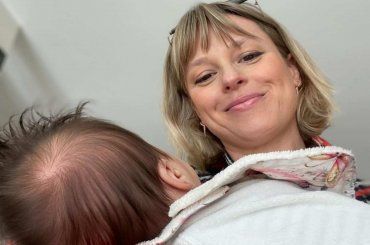 Federica Pellegrini posta una foto della figlia Matilde. Il dettaglio che non sfugge ai fan