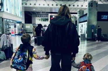 Chiara Ferragni, lascia l’Italia e vola via con i bimbi: ecco dove sono andati