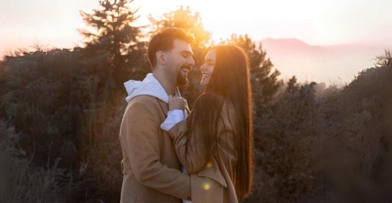 Il Volo, uno dei tre tenori si sposa: ecco l’elegante abito da sposa di Mich Bertolini