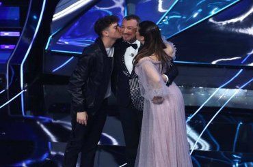 José Sebastiani, le foto con mamma Giovanna e papà Ama: il particolare che non sfugge a nessuno