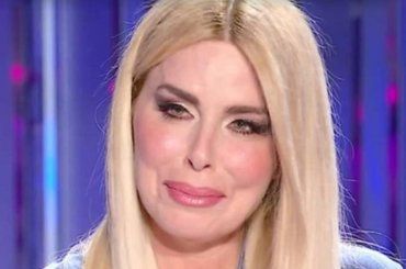 Loredana Lecciso volta pagina: la nuova vita della giornalista a Milano – VIDEO