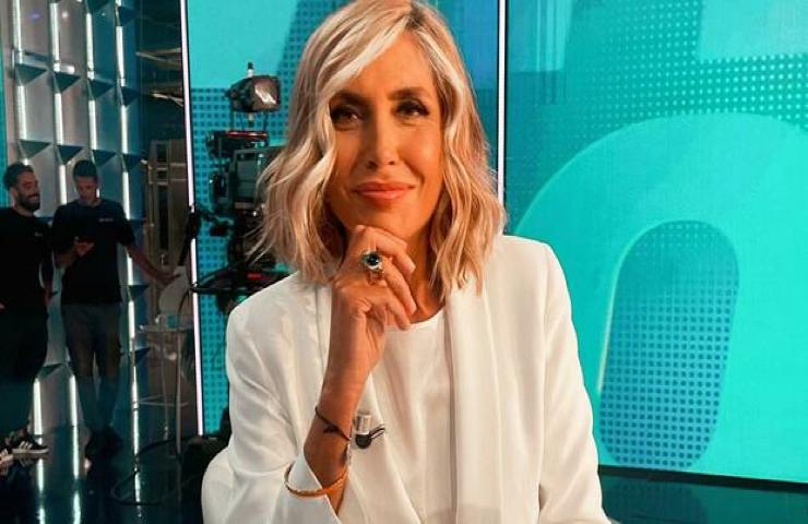 Myrta Merlino a Pomeriggio 5. Myrta Merlino a Pomeriggio 5.