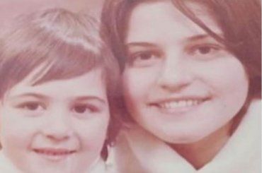 Sono due sorelle: la più “vecchia” è famosissima: riuscite a riconoscerle?