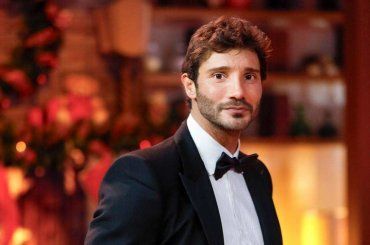 Stefano De Martino “ruba” una sposa a teatro: “Marito geloso? Peggio per lui”