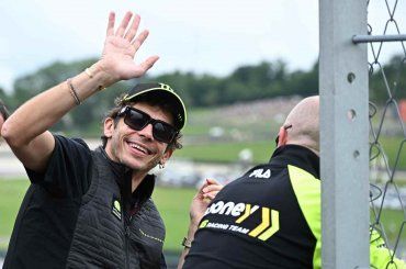 L’ombrellina che fece perdere la testa a Valentino Rossi