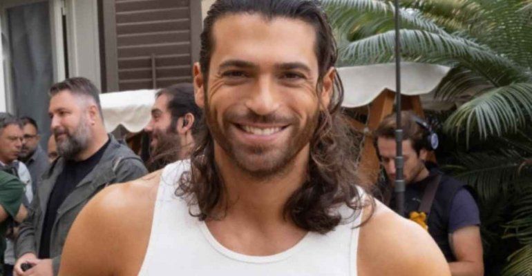 Can Yaman ha un segreto, solo ora non ne fa mistero: riguarda il suo aspetto