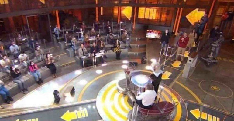 Avanti un altro, arriva la cicogna: protagonista dello show in dolce attesa