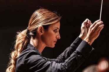 Beatrice Venezi: “io come Mia Martini, mi attaccano perché sono donna e di destra”