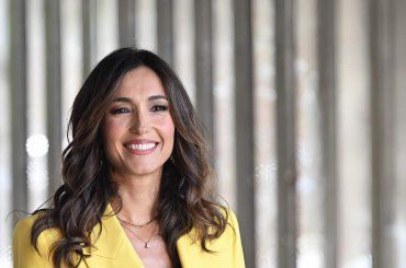 Caterina Balivo svela i suoi segreti di bellezza a Le Iene, ecco cosa fa per mantenere vitalità e freschezza