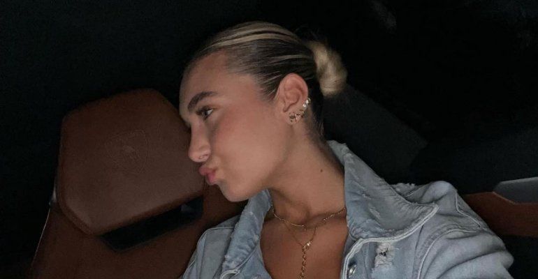 Chanel Totti innamoratissima alle Maldive, i dettagli romantici di un tramonto da sogno