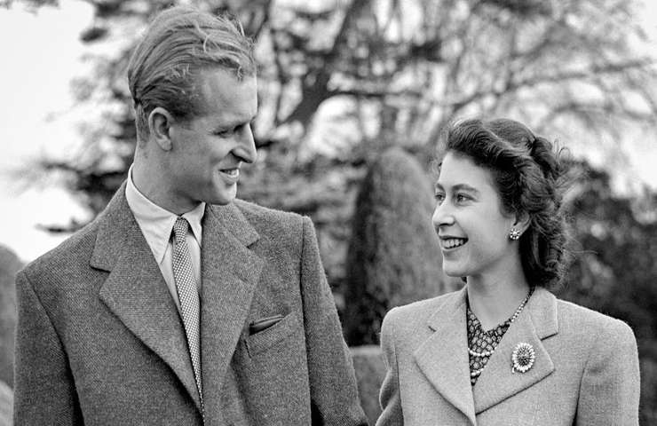 La Regina Elisabetta e il Principe Filippo da giovani.