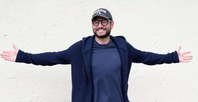 Enrico Papi sbarca a 105 Take Away con un test di cultura generale, come sarà andata?