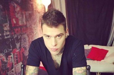 Fedez non ha sempre fatto il rapper: il suo primo lavoro sorprende – VIDEO