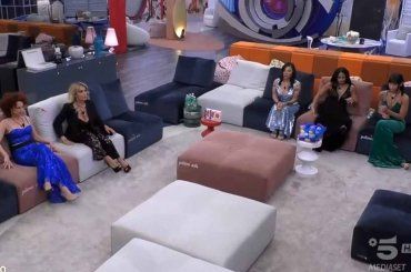 Grande Fratello, svolta sensuale per una delle sue protagoniste. Gli scatti sono mozzafiato – VIDEO