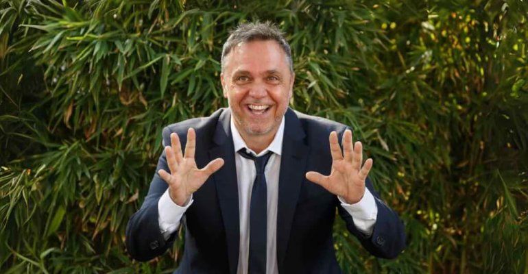 Gabriele Cirilli fa divertire gli artisti de Il Volo: i momenti indimenticabili di Domenica In