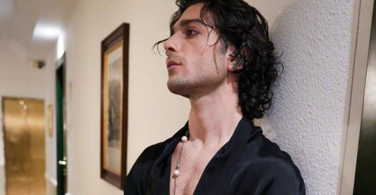 La reazione di Gianluca Ginoble quando Ignazio Boschetto e Piero Barone parlano in inglese