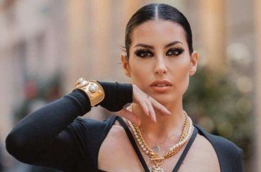 Elisabetta Gregoraci radiosa con un miniabito mozzafiato: “Questo è il mio stile” – FOTO