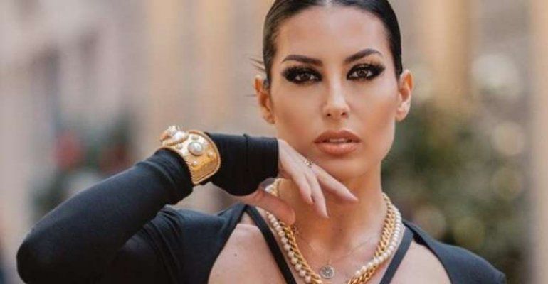 Elisabetta Gregoraci radiosa con un miniabito mozzafiato: “Questo è il mio stile” – FOTO
