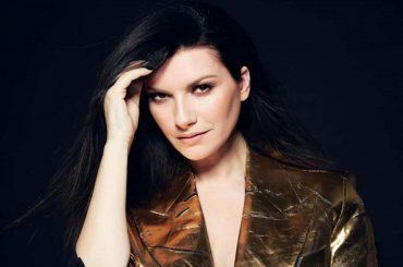 Laura Pausini blocca il concerto per rimproverare uno spettatore