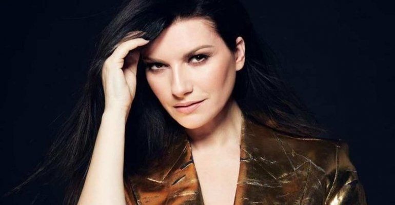 Laura Pausini blocca il concerto per rimproverare uno spettatore