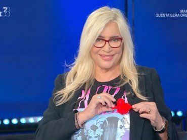 Mara Venier e la gaffe su Antonino Canavacciuolo: le parole della presentatrice