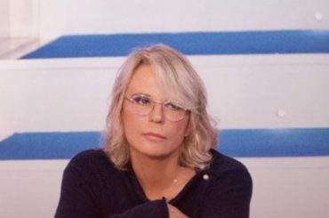 Anticipazioni Uomini e Donne, succede di tutto: rissa sfiorata e un abbandono importante