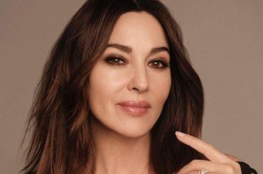 Monica Bellucci affascinante come non mai, gli ultimi scatti fanno innamorare  FOTO