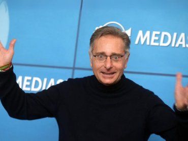 Passioni particolari ad Avanti un Altro, Paolo Bonolis interviene con il suo inconfondibile spirito