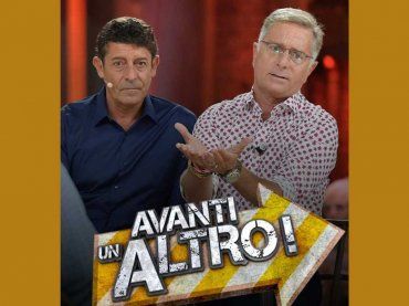 “Sei sposato? Scusa, ho sbagliato” Luca Laurenti prende in giro Paolo Bonolis ad Avanti un altro