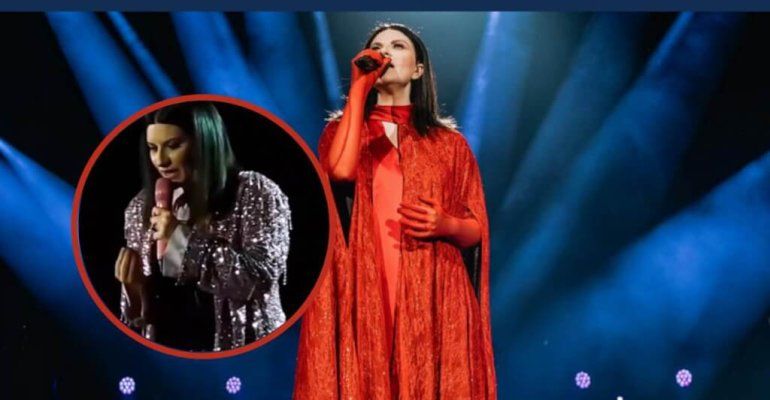 Laura Pausini commenta il cartello di una fan dal palco: “vada a f*****o”