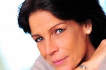 Royal, il cambiamento di Stephanie è drastico: cosa le è successo? – VIDEO