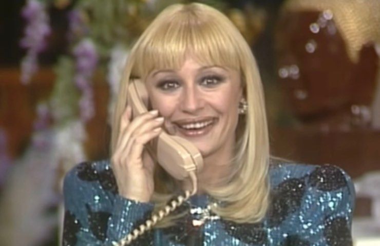 Raffaella Carrà salva una donna