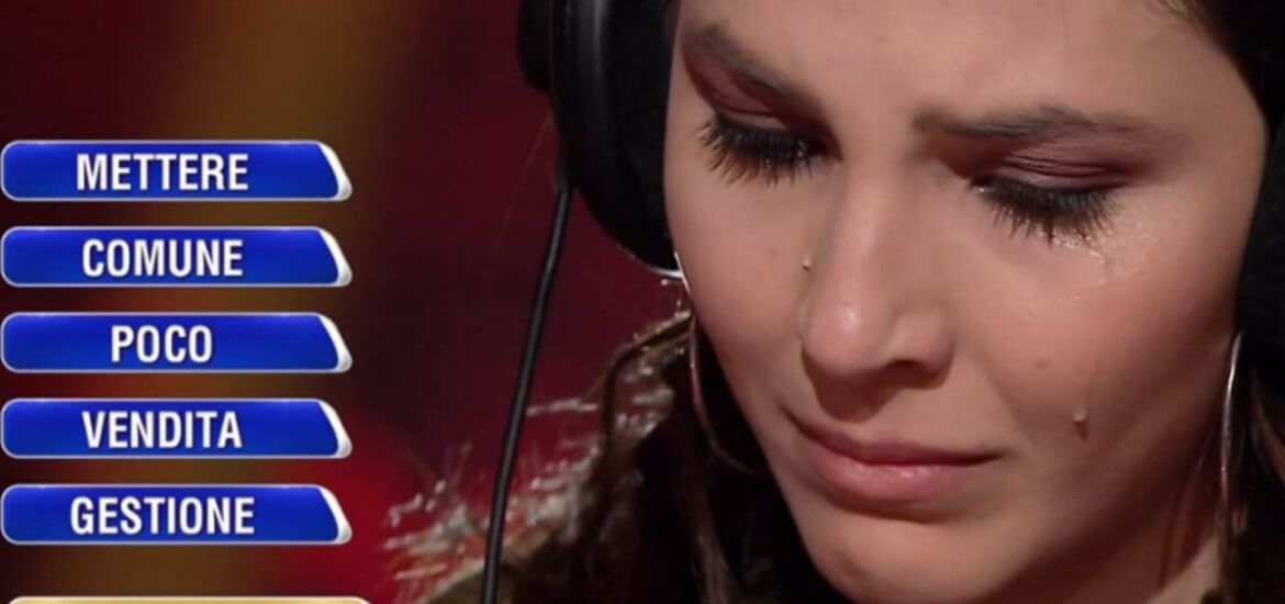 Raffaella in lacrime