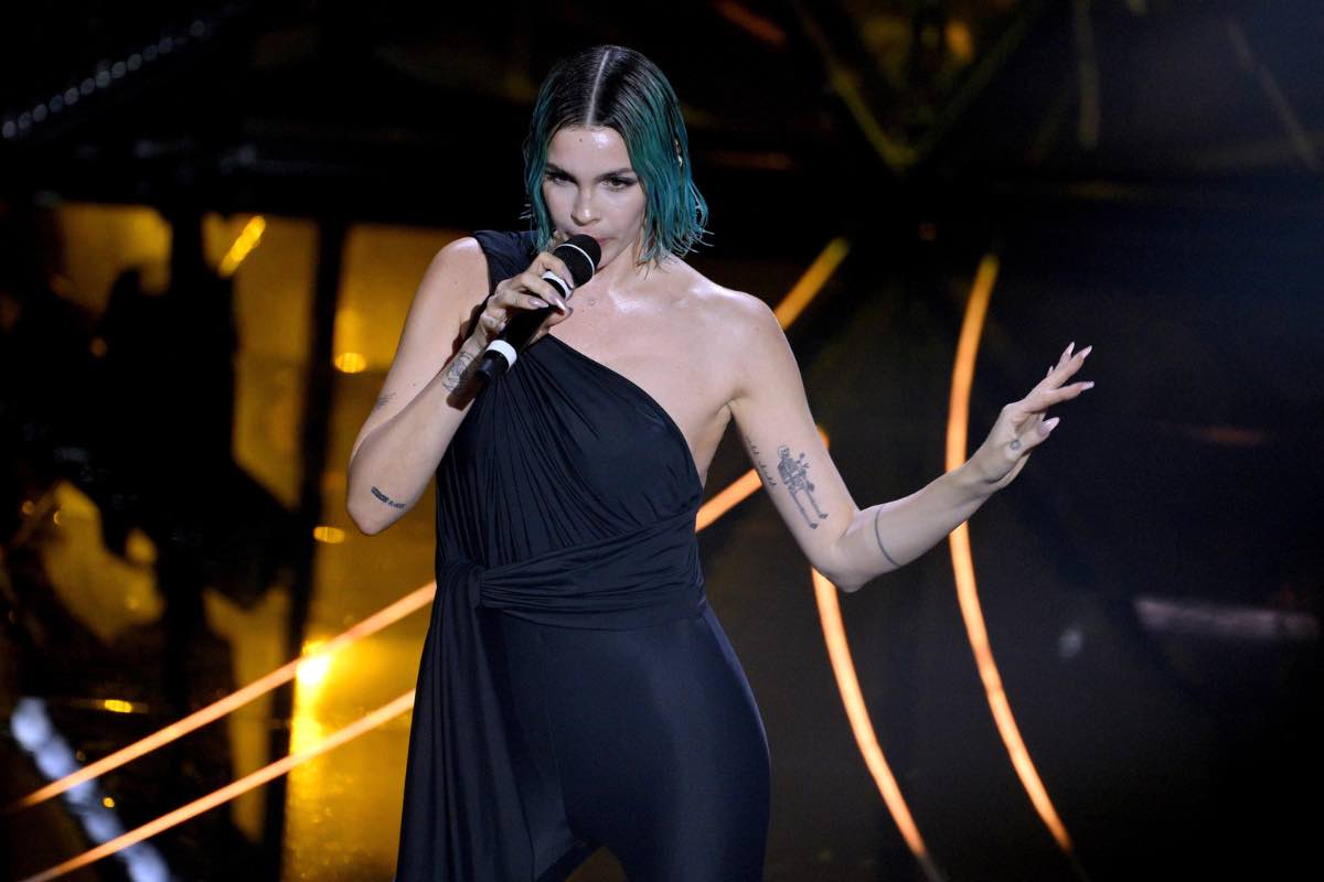 Rose Villain elisa monet