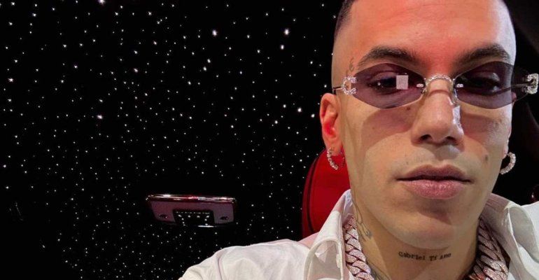 Sfera Ebbasta supera Michael Jackson e Taylor Swift: il suo personale record