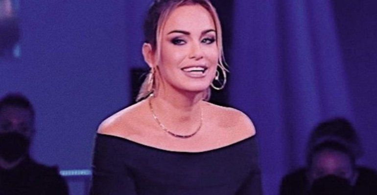 “Sarà il valore aggiunto”, Sonia Bruganelli si prepara all’Isola e fa incetta di lodi dai fan – FOTO