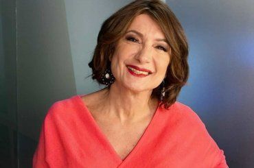 Isola dei Famosi, momento di imbarazzo: Vladimir Luxuria zittisce Elenoire Casalegno