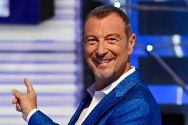 Amadeus non contiene la gioia per la notizia che ha cambiato la sua estate – FOTO