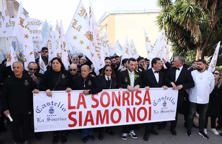 La Sonrisa dipendenti
