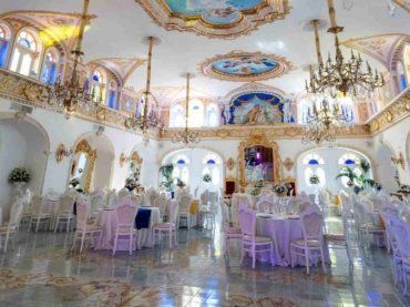 Castello delle Cerimonie, la festa di Antonietta divide i fan sui social. Il motivo – VIDEO