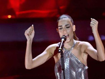 Clara scatena l’euforia dei fan, annuncio esplosivo sui social