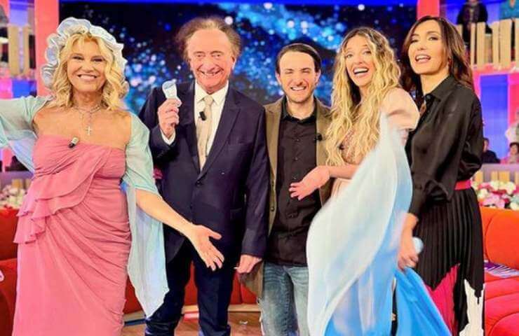 Guenda Goria, Mirko Gancitano, Maria Teresa Ruta e Amedeo Goria ospiti da Caterina Balivo per il gender reveal di Noah. 