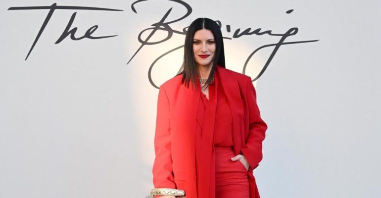 La dolce confessione di Laura Pausini: “Sono stata stregata da un collega. Mi ha conquistata”