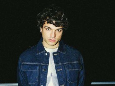 “Sono stanco di sentirmi dire che siamo tutti felici” il monologo di Leo Gassman al concerto del Primo maggio