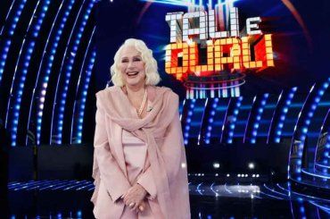 Loretta Goggi abbandona Tale e quale show, ecco spiegato il motivo