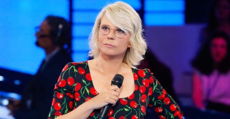 Amici: quanto costa il vestito indossato da Maria De Filippi alla finale?