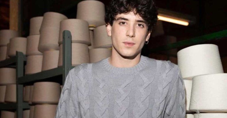 Un’attrice di Mare Fuori scrive un libro, il gesto di Nicolas Maupas