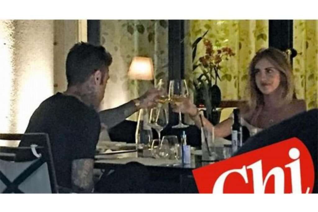 La paparazzata del primo appuntamento tra Fedez e Chiara Ferragni. La paparazzata del primo appuntamento tra Fedez e Chiara Ferragni.