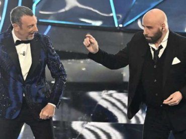 Sanremo, John Travolta torna di nuovo protagonista: la decisione della Rai