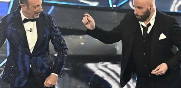 Sanremo, John Travolta torna di nuovo protagonista: la decisione della Rai